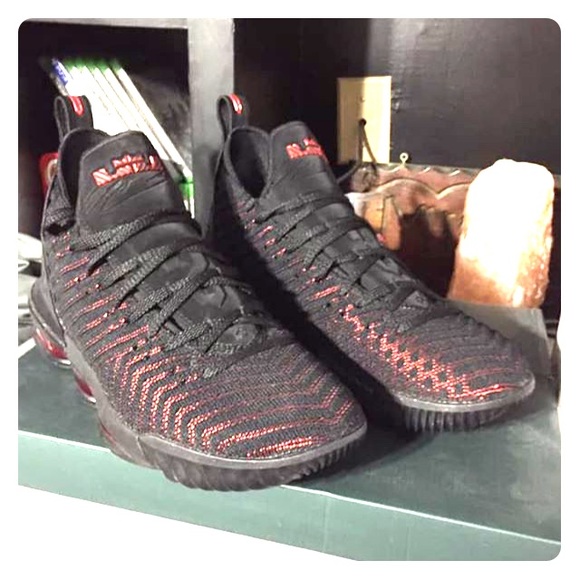 Nike Kenton’s xv1 - Picture 1 of 2